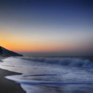 AUTUMN IN THE SEA