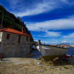 MOMENT IN ATHOS